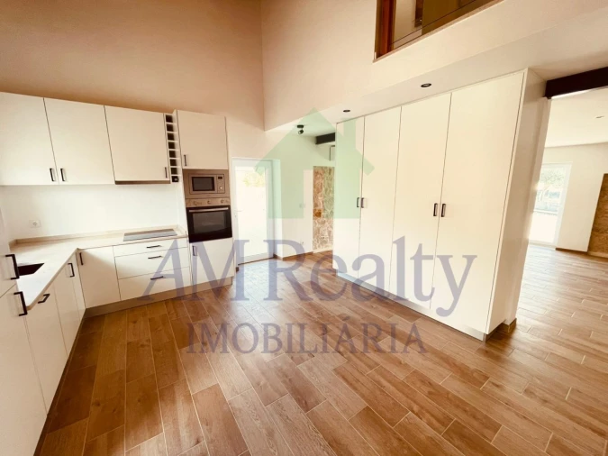 Moradia T2 para Venda em Arneiro das Milhariças Foto 10