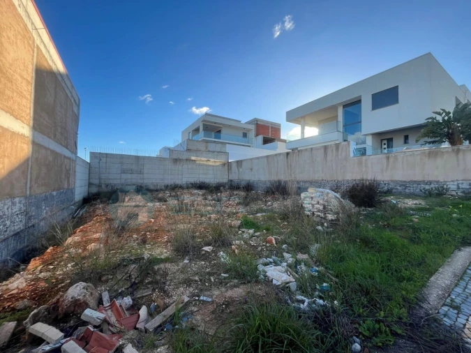 Terreno para Venda em Lagos (São Sebastião e Santa Maria) Foto 2