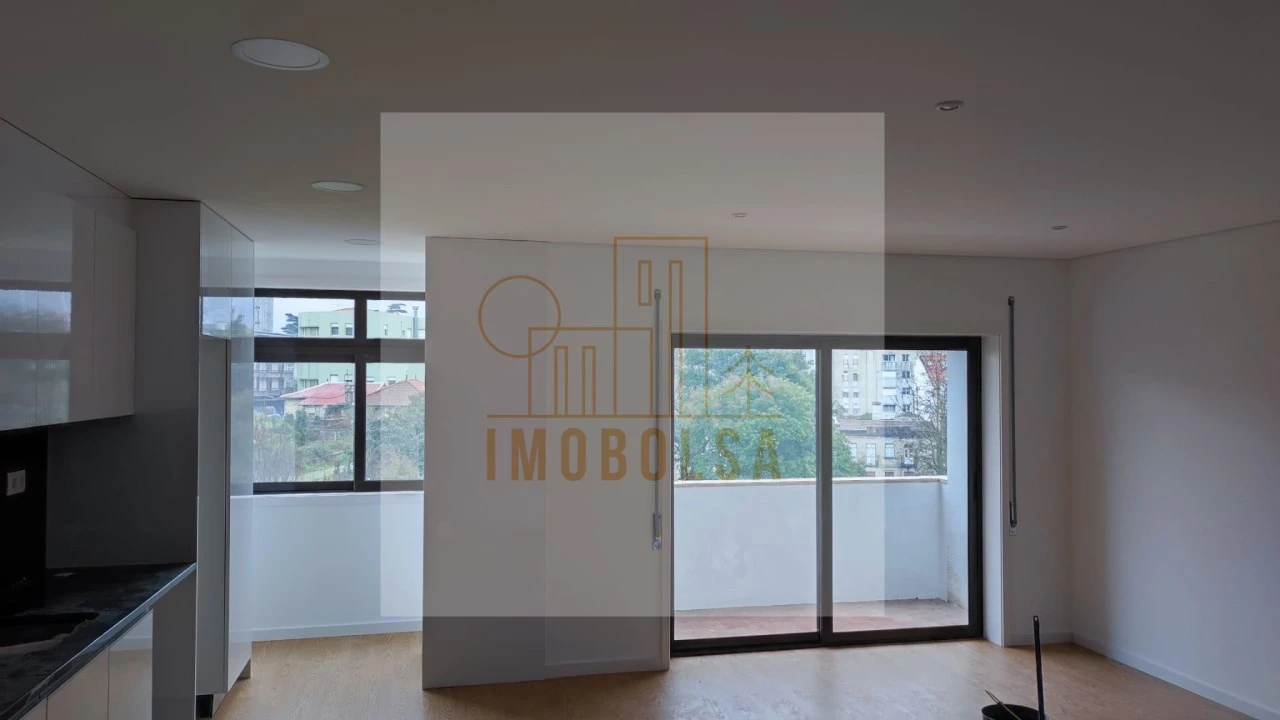 Apartamento T3 para Arrendamento em Vila Nova de Famalicão e Calendário Foto 12