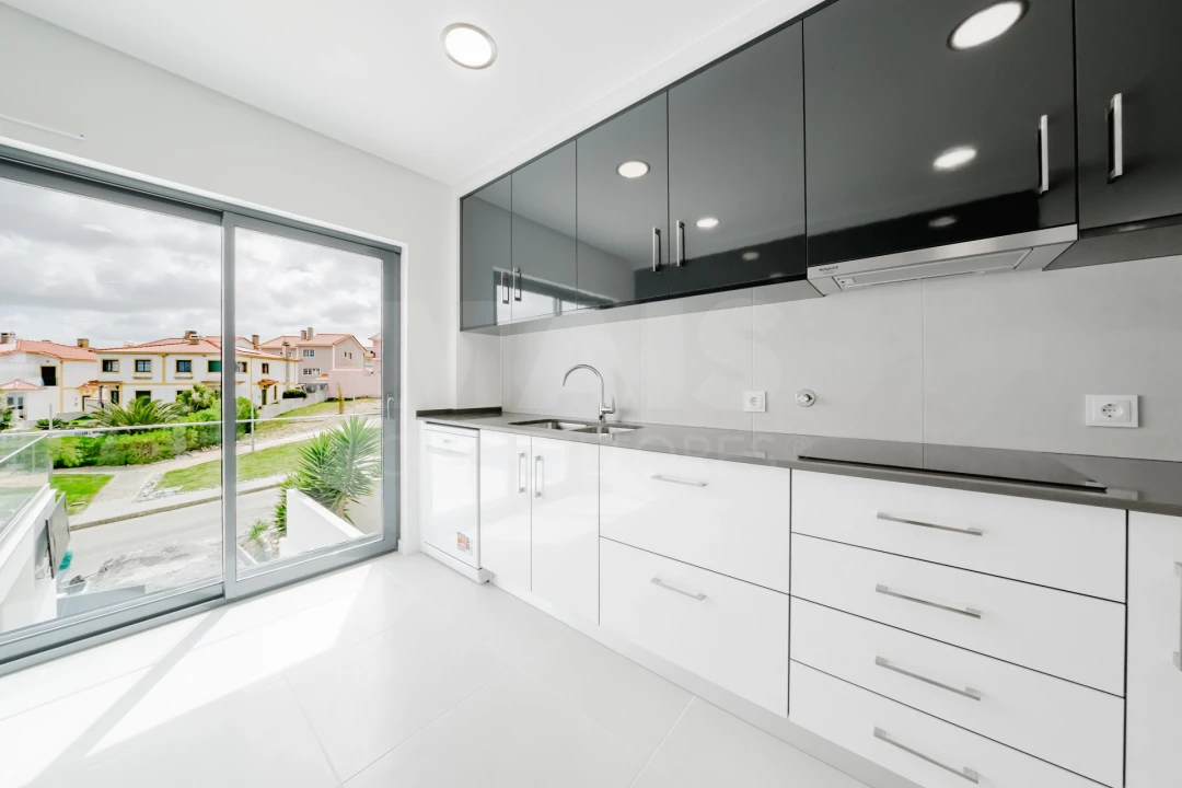 Moradia T3 para Venda em Lourinhã e Atalaia Foto 11