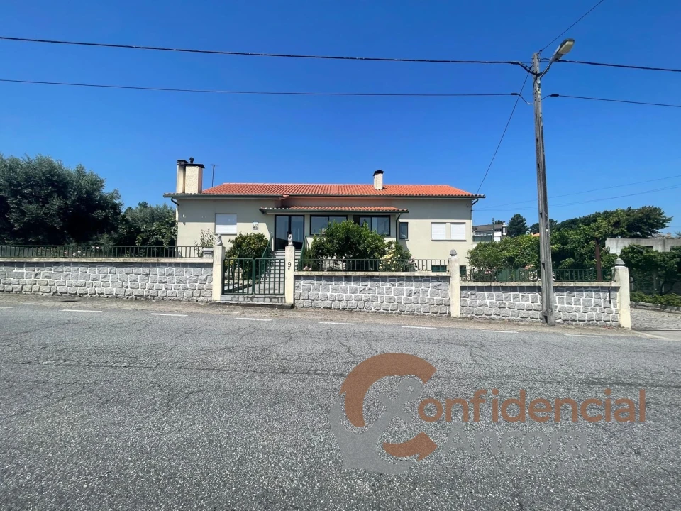 Moradia T0 para Venda em São Paio Foto 1