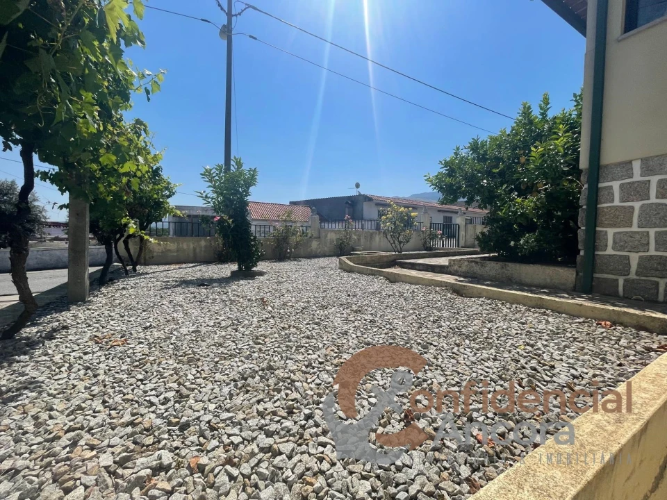 Moradia T0 para Venda em São Paio Foto 28