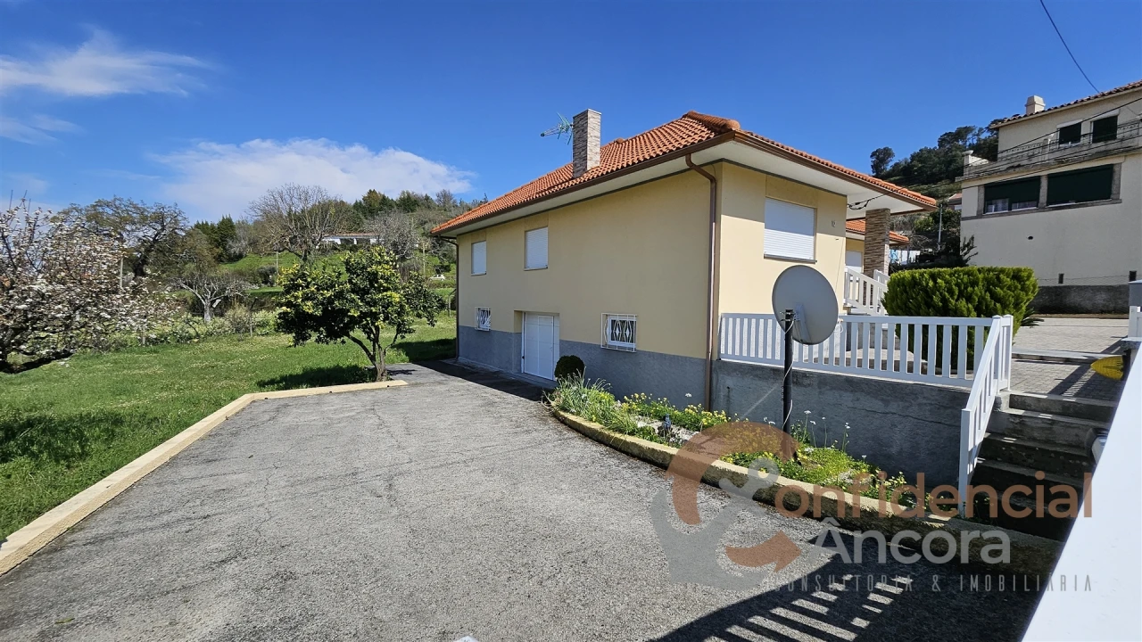 Moradia T4 para Venda em São Paio Foto 3
