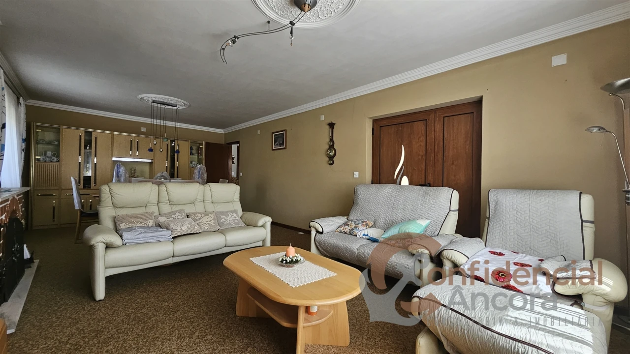 Moradia T4 para Venda em São Paio Foto 12