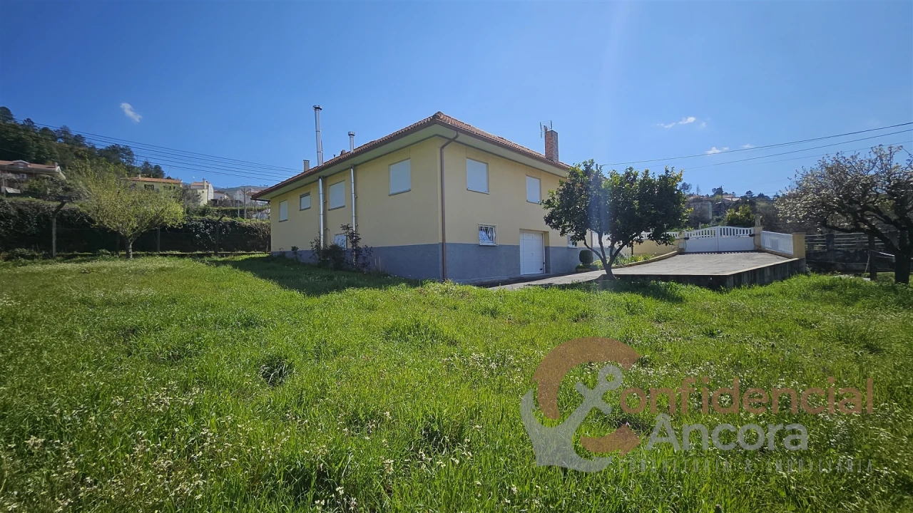 Moradia T4 para Venda em São Paio Foto 4