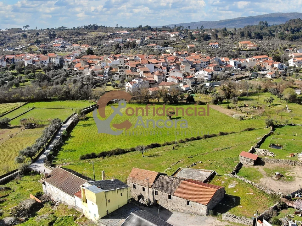Quinta T0 para Venda em Arcozelo Foto 1