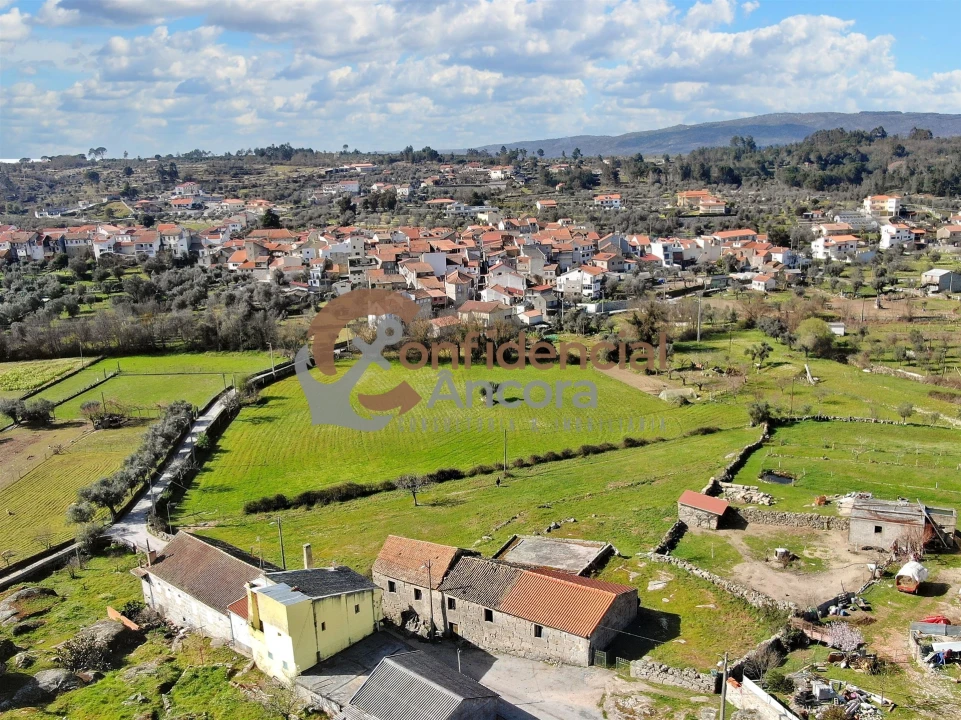 Quinta T0 para Venda em Arcozelo Foto 3