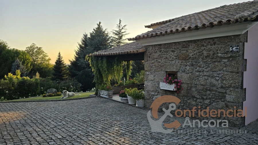 Moradia T4 para Venda em Gouveia (São Pedro e São Julião) Foto 61