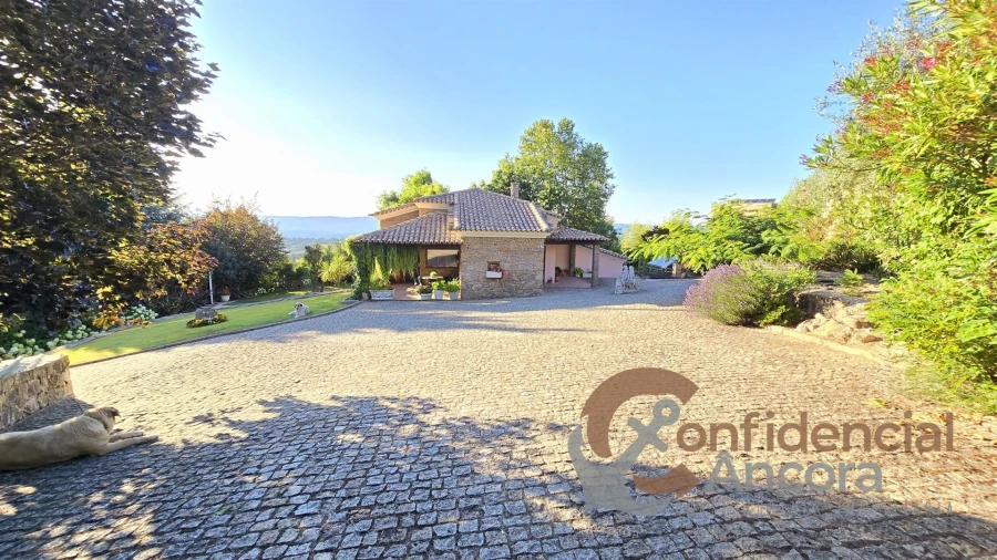 Moradia T4 para Venda em Gouveia (São Pedro e São Julião) Foto 100