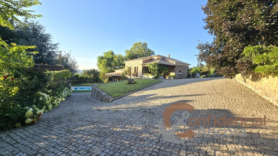 Moradia T4 para Venda em Gouveia (São Pedro e São Julião) Foto 58