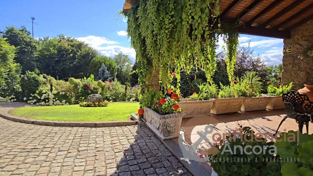 Moradia T4 para Venda em Gouveia (São Pedro e São Julião) Foto 1