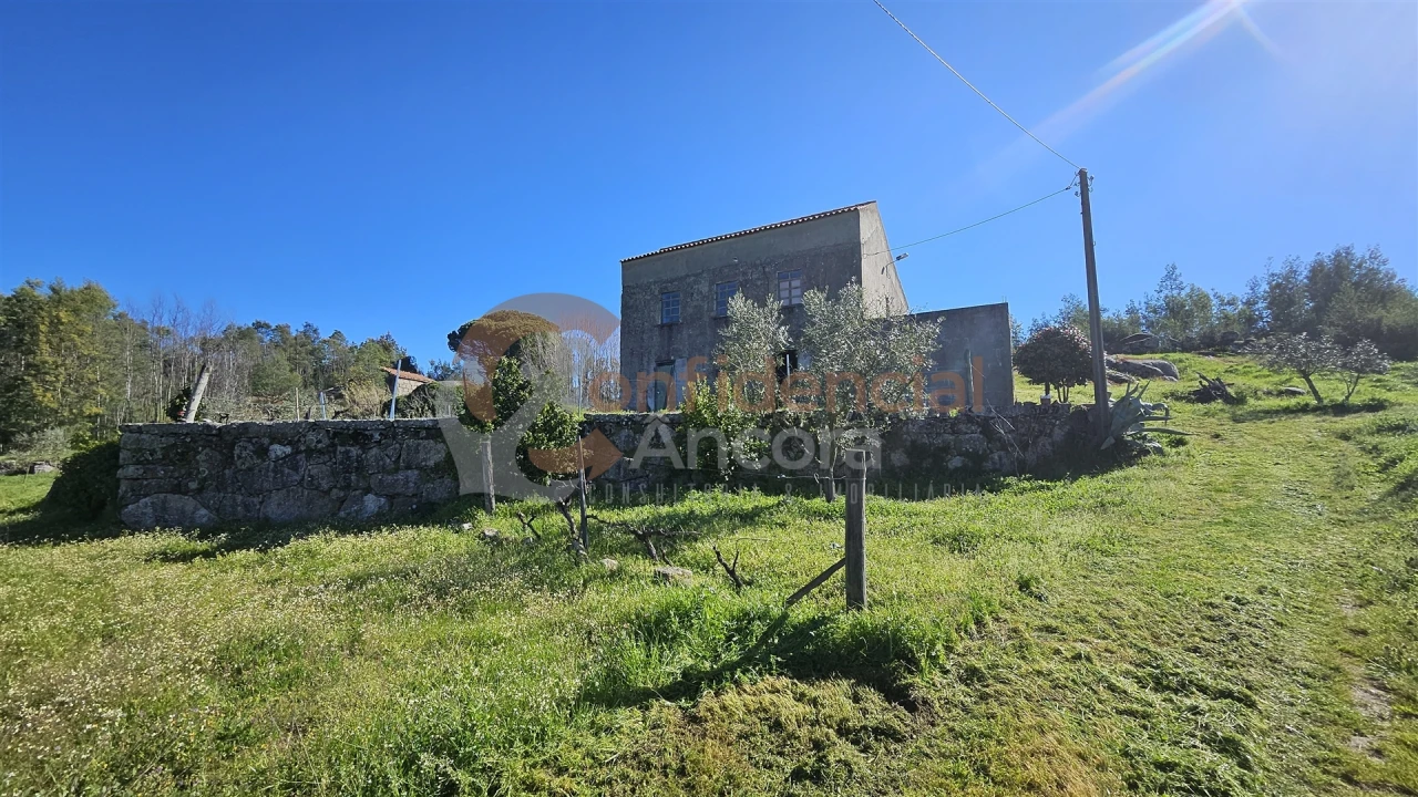 Quinta T0 para Venda em Moimenta da Serra e Vinhó Foto 1