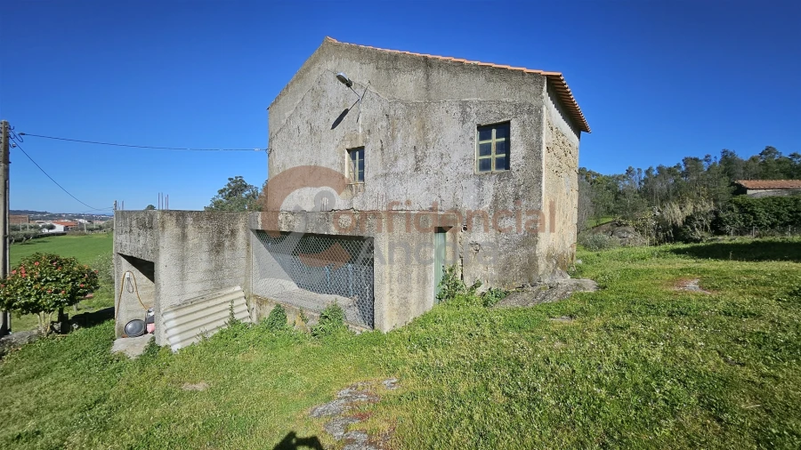Quinta T0 para Venda em Moimenta da Serra e Vinhó Foto 2