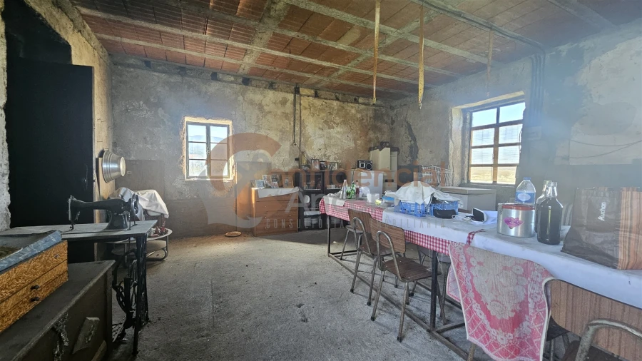 Quinta T0 para Venda em Moimenta da Serra e Vinhó Foto 13