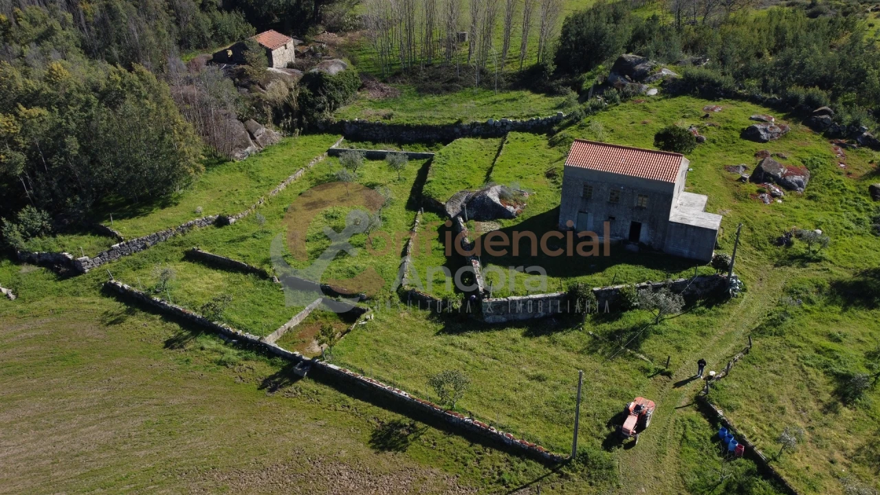 Quinta T0 para Venda em Moimenta da Serra e Vinhó Foto 18