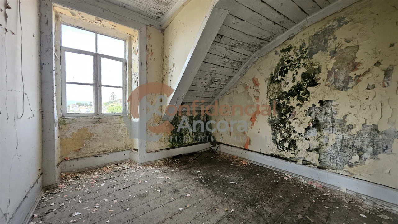 Moradia T5 para Venda em Nespereira Foto 11