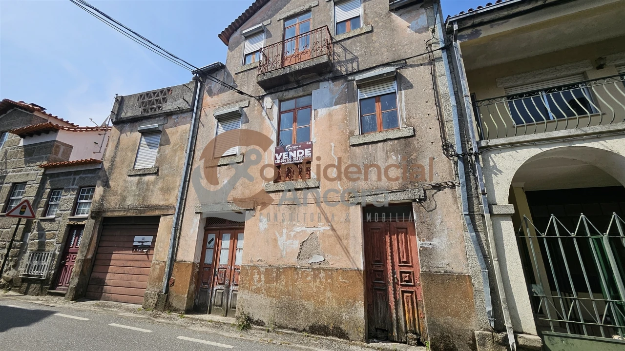 Moradia T5 para Venda em Nespereira Foto 1