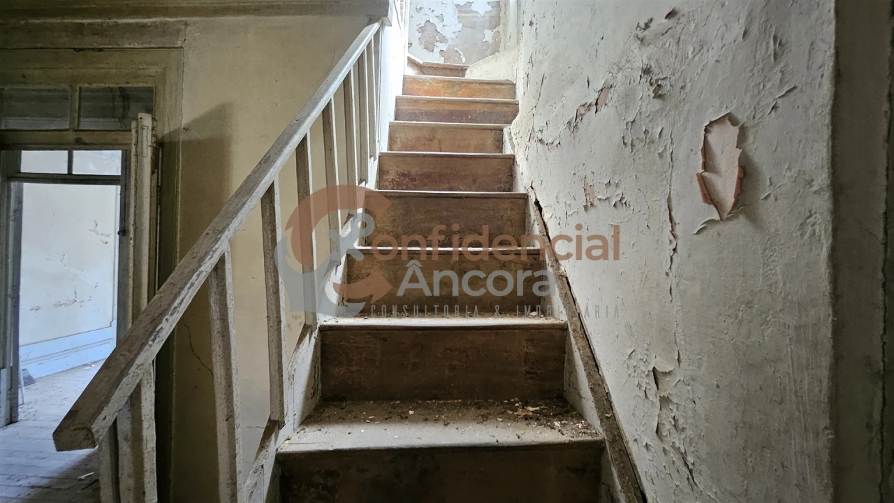 Moradia T5 para Venda em Nespereira Foto 9