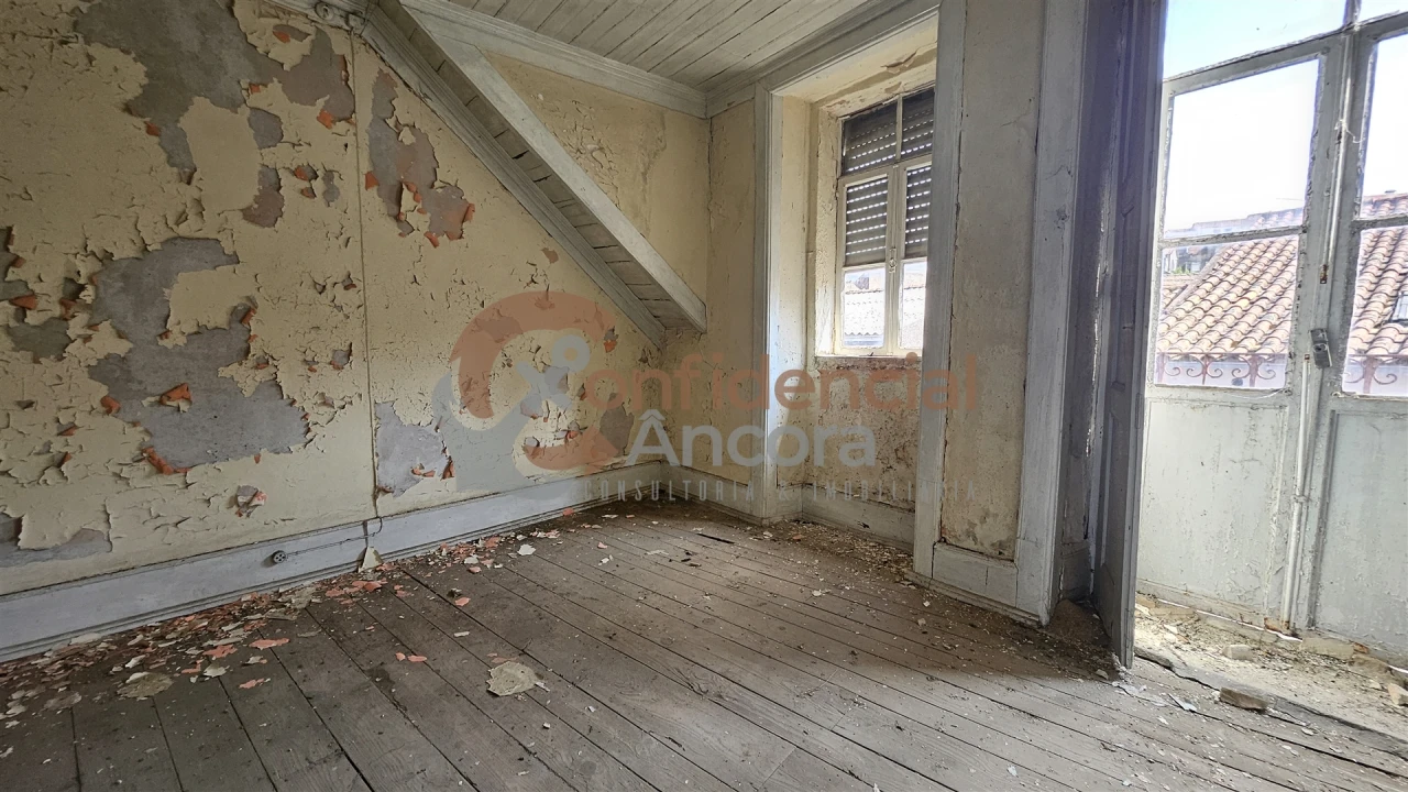 Moradia T5 para Venda em Nespereira Foto 12