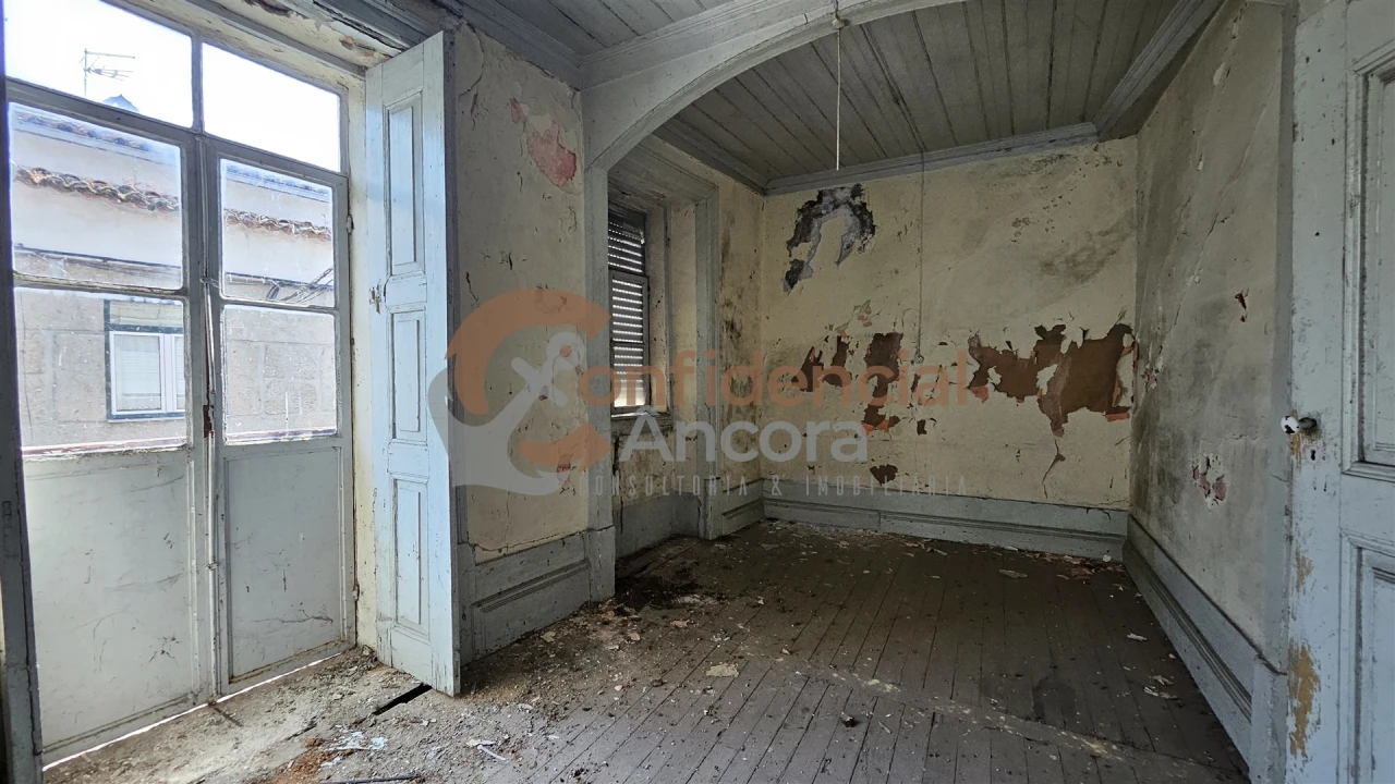 Moradia T5 para Venda em Nespereira Foto 5