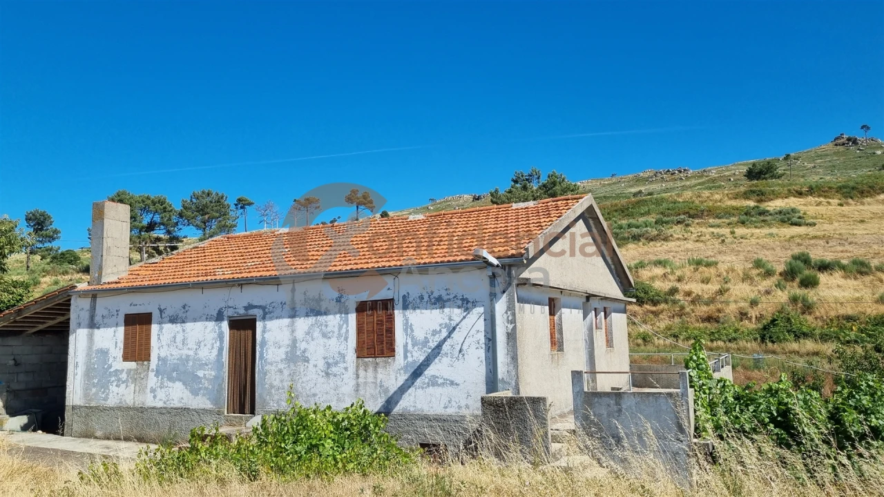 Quinta T0 para Venda em Melo e Nabais Foto 11
