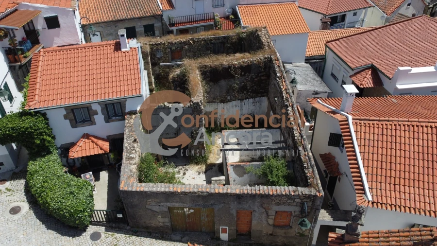 Moradia T0 para Venda em Gouveia (São Pedro e São Julião)