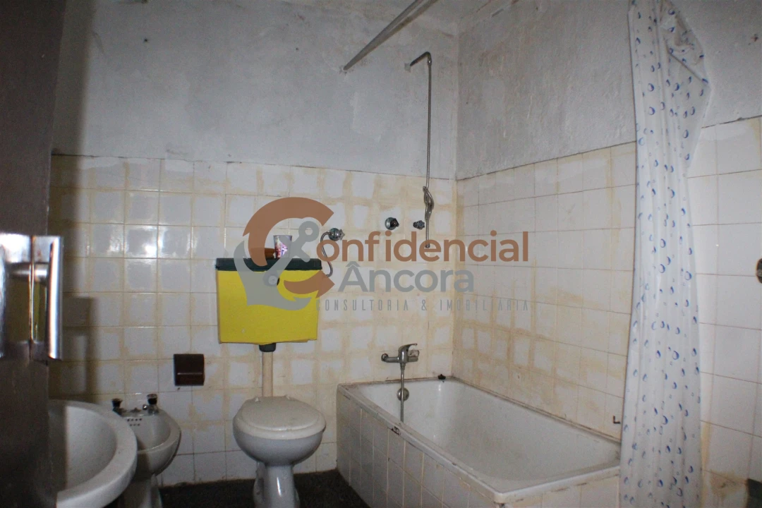 Prédio para Venda em Gouveia (São Pedro e São Julião) Foto 9