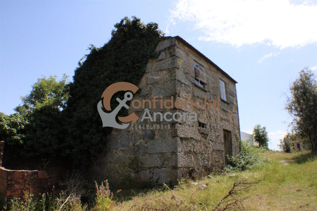 Quinta T0 para Venda em Moimenta da Serra e Vinhó Foto 1