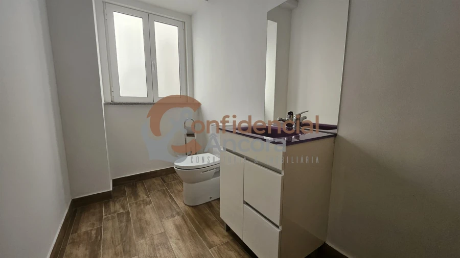 Escritório para Arrendamento em Gouveia (São Pedro e São Julião) Foto 2