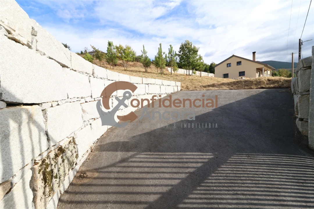 Terreno para Venda em Folgosinho Foto 11