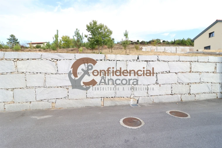 Terreno para Venda em Folgosinho Foto 3