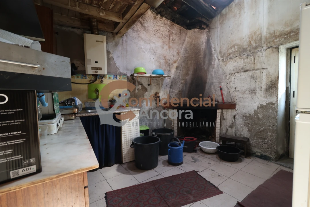 Moradia T3 para Venda em Santa Marinha e São Martinho Foto 5