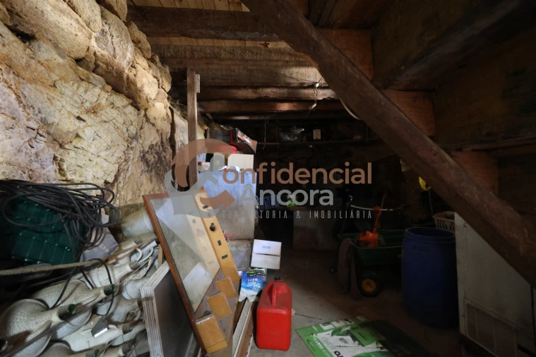 Moradia T3 para Venda em Santa Marinha e São Martinho Foto 15