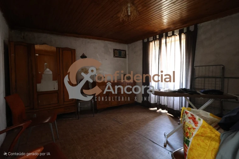 Moradia T3 para Venda em Santa Marinha e São Martinho Foto 2