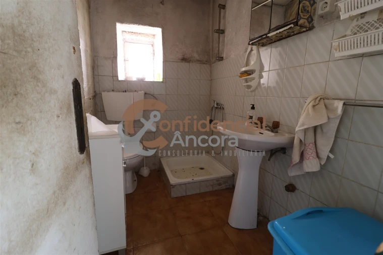 Moradia T3 para Venda em Santa Marinha e São Martinho Foto 8