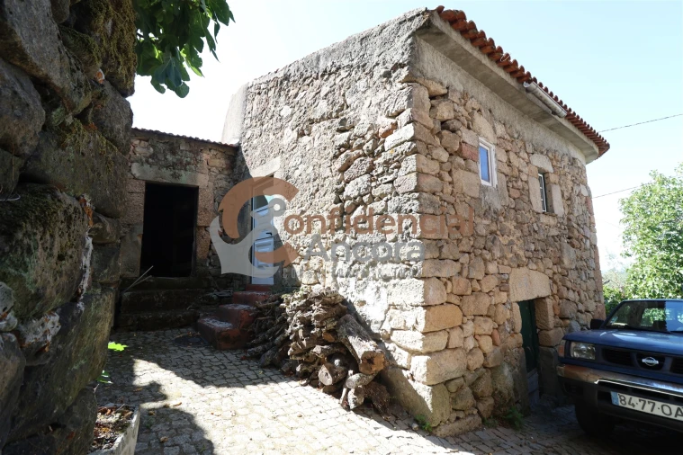 Moradia T3 para Venda em Santa Marinha e São Martinho Foto 17