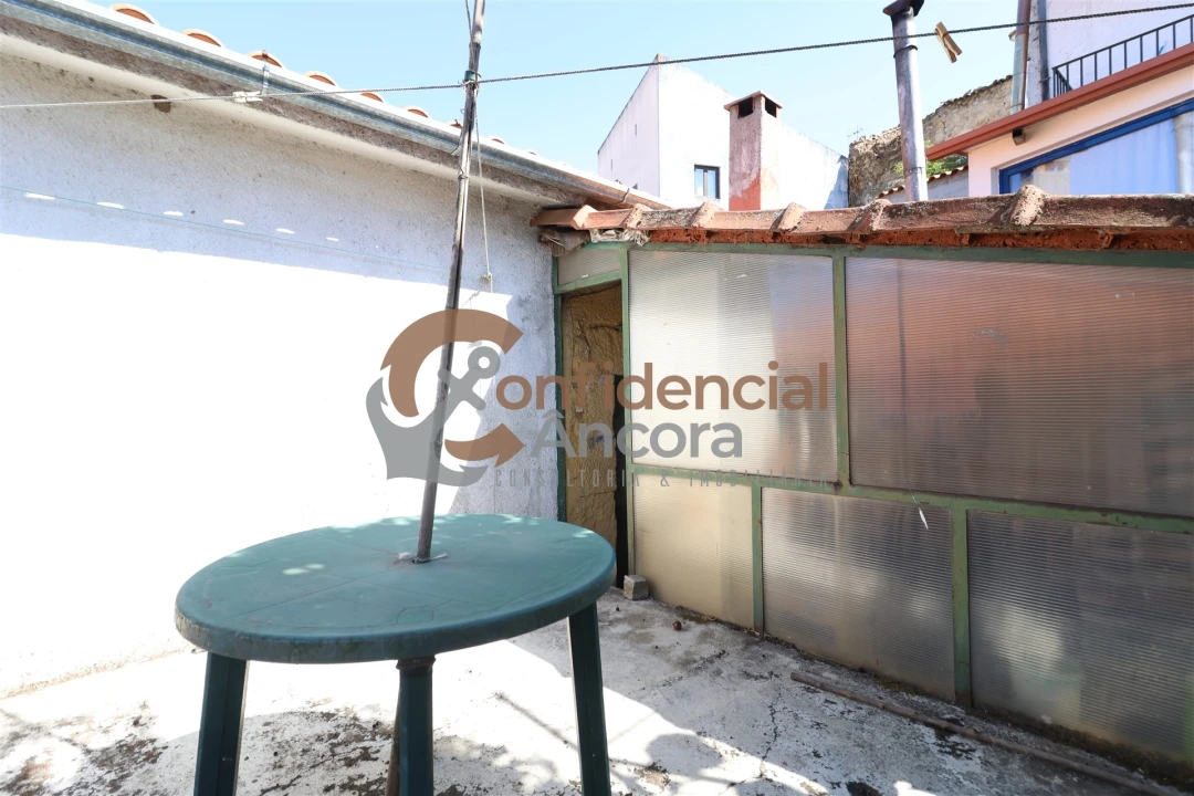 Moradia T3 para Venda em Santa Marinha e São Martinho Foto 13