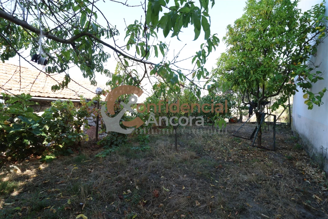 Moradia T3 para Venda em Santa Marinha e São Martinho Foto 18