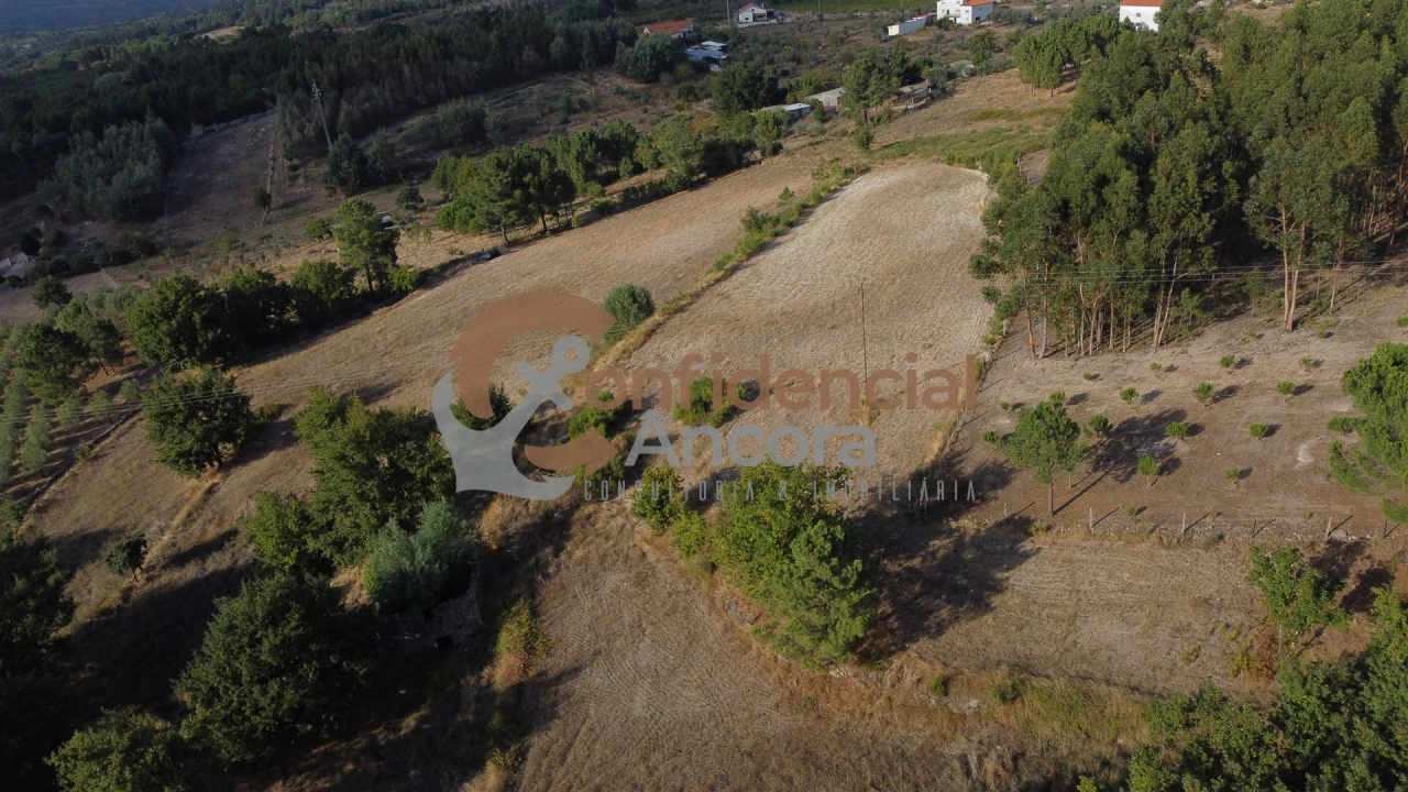 Quinta T0 para Venda em Moimenta da Serra e Vinhó Foto 25