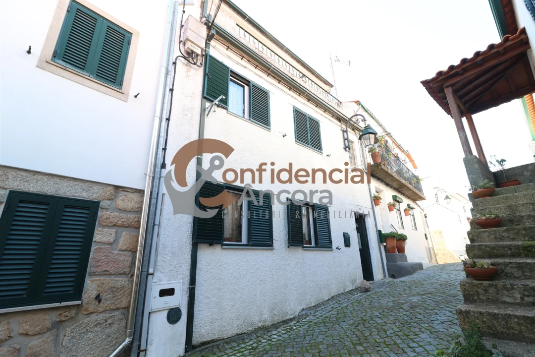 Moradia T4 para Venda em Gouveia (São Pedro e São Julião) Foto 1