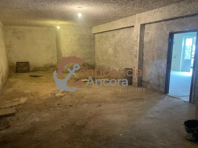 Loja para Arrendamento em Gouveia (São Pedro e São Julião) Foto 4