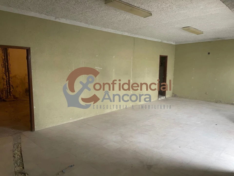 Loja para Arrendamento em Gouveia (São Pedro e São Julião) Foto 7