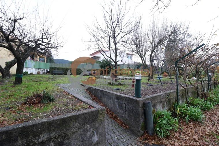 Moradia T6 para Venda em Gouveia (São Pedro e São Julião) Foto 43