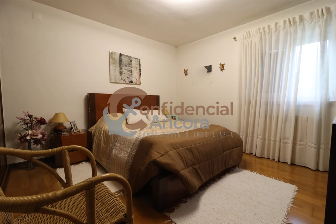 Moradia T6 para Venda em Gouveia (São Pedro e São Julião) Foto 11