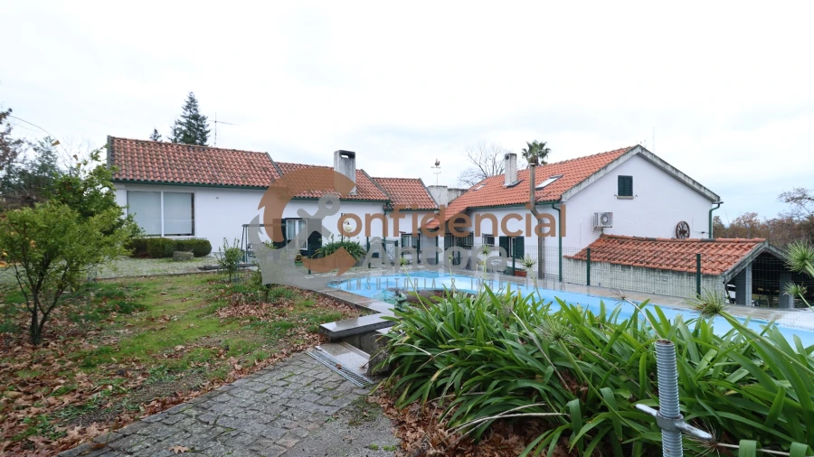 Moradia T6 para Venda em Gouveia (São Pedro e São Julião)