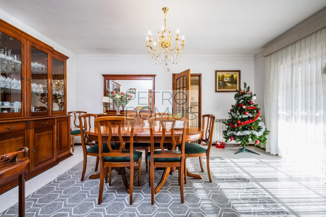 Moradia T4 para Venda em Maceira Foto 6