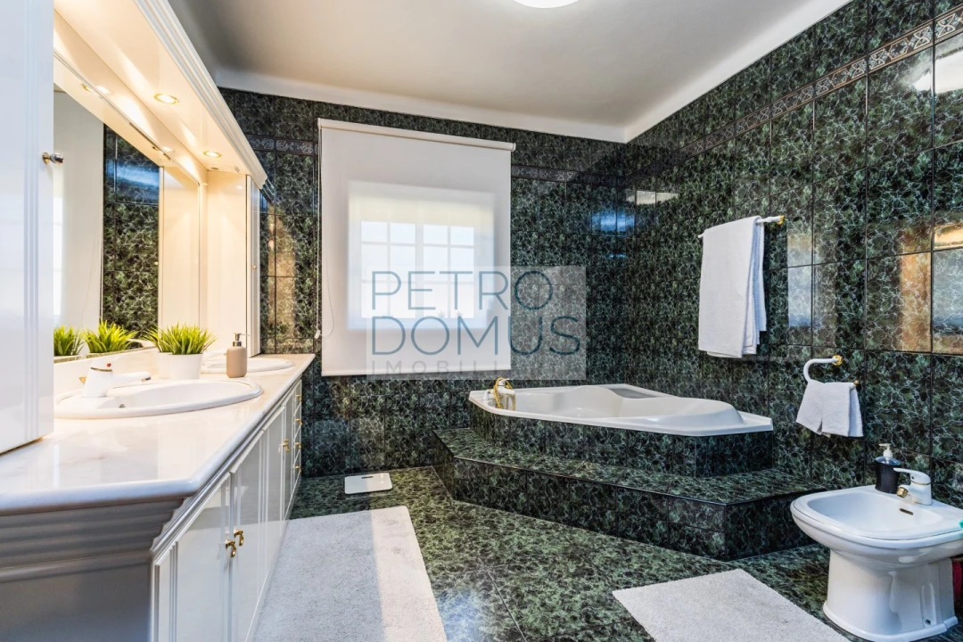 Moradia T4 para Venda em Maceira Foto 28