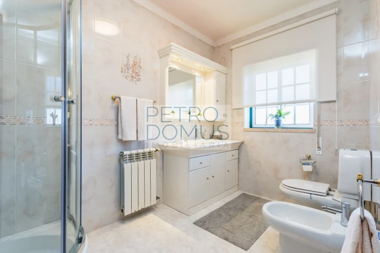 Moradia T4 para Venda em Maceira Foto 24