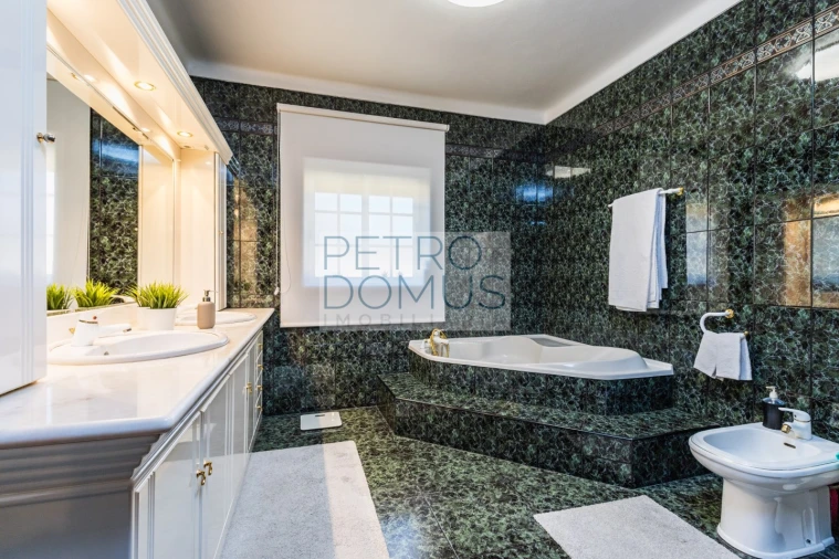 Moradia T4 para Venda em Maceira Foto 28