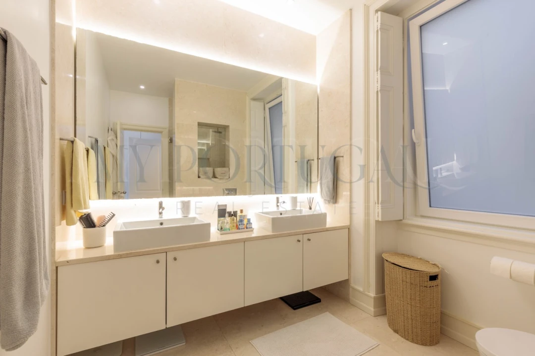 Apartamento T4 para Venda em Santo António Foto 6